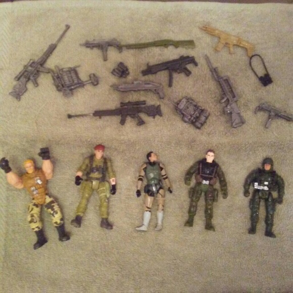Movable soldiers with weapons - Picture 2 of 7